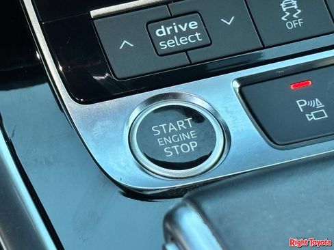 Used 2021 Audi Q8 Premium Plus w/ Premium Plus Package AWD/4WD image 25