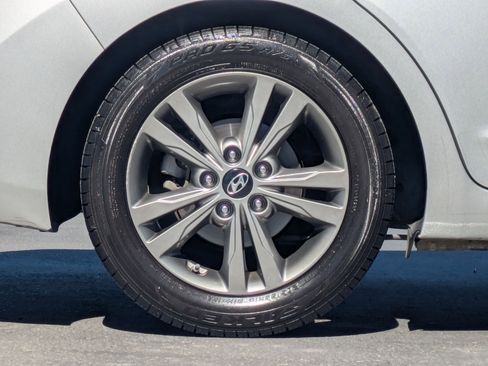 Used 2018 Hyundai Elantra SEL image 9