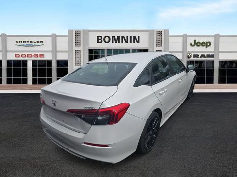 Used 2024 Honda Civic Sport image 3