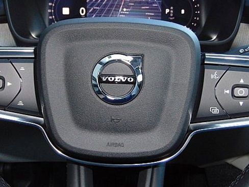 New 2026 Volvo XC40 B5 Ultra w/ Climate Package image 23