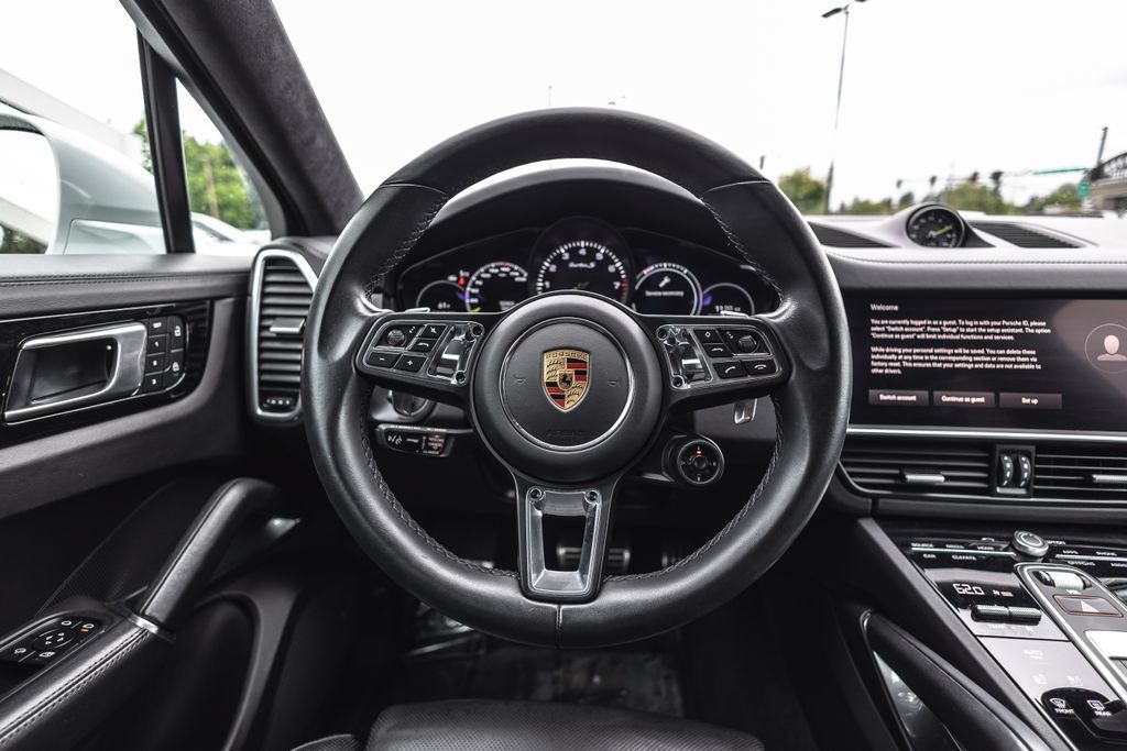 Used 2023 Porsche Cayenne Turbo S AWD/4WD image 29