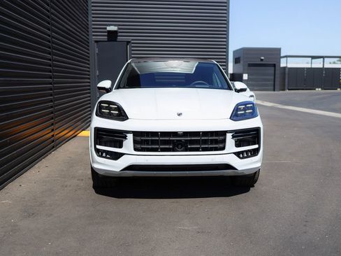 New 2025 Porsche Cayenne Turbo image 6