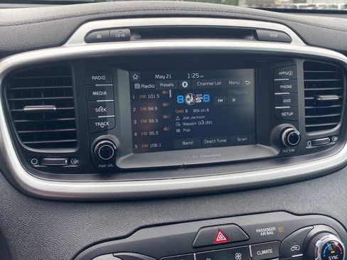 Used 2018 Kia Sorento AWD image 21