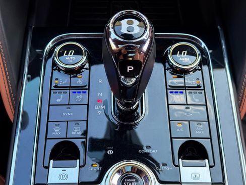 Used 2023 Bentley Flying Spur Azure AWD/4WD image 42
