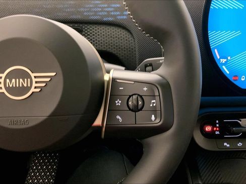 Certified 2025 MINI Cooper Countryman S w/ Comfort Package Max image 19