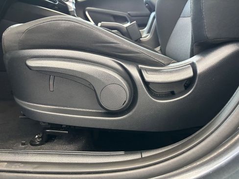 Used 2025 Kia Soul LX w/ LX Technology Package FWD image 22