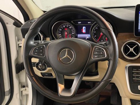 Used 2018 Mercedes-Benz GLA 250 image 15