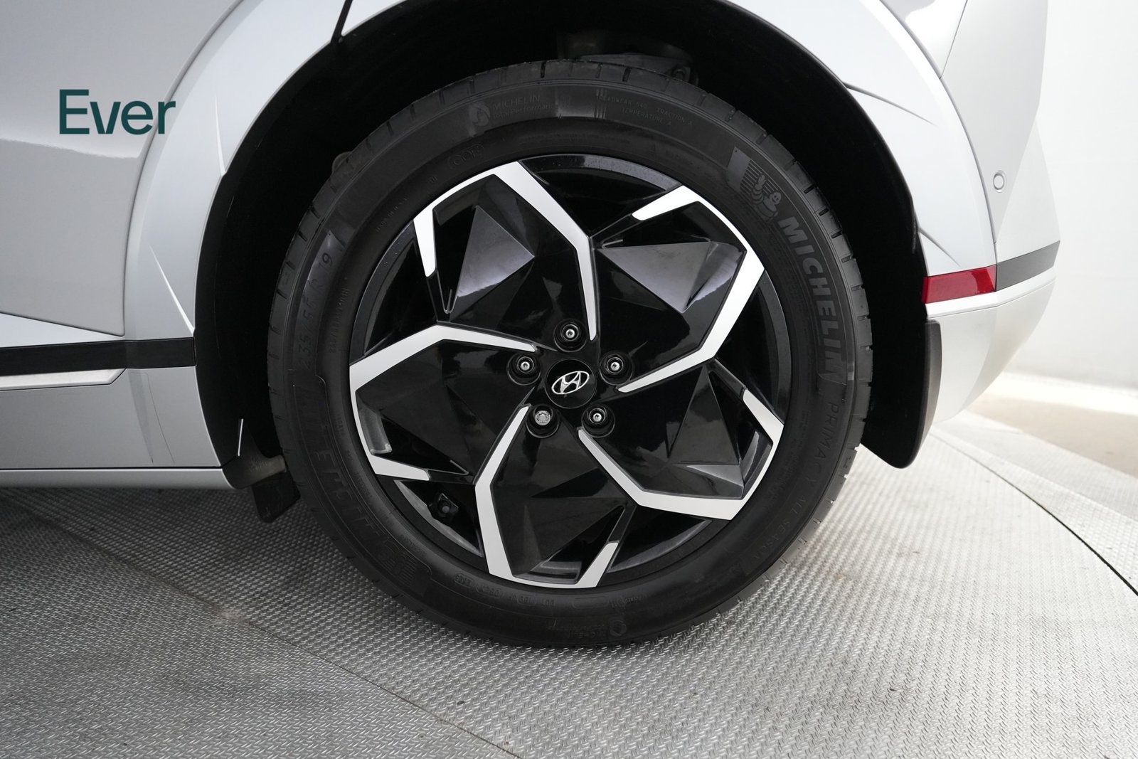 Used 2024 Hyundai Ioniq 5 Limited RWD image 9
