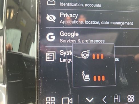 Used 2023 Volvo XC90 B6 Plus w/ Protection Package image 32