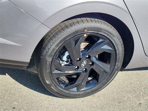 New 2026 Hyundai Elantra SEL Sport Premium image 24