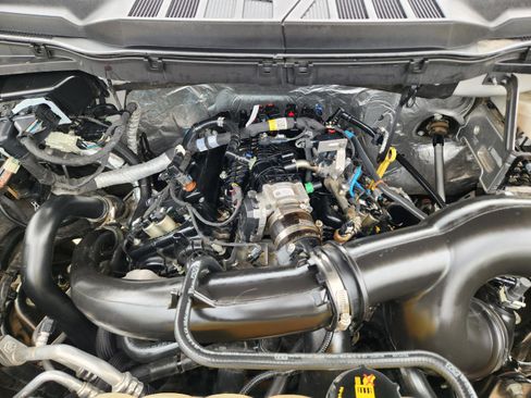 Used 2023 Ford F150 XLT w/ Equipment Group 302A High RWD image 7