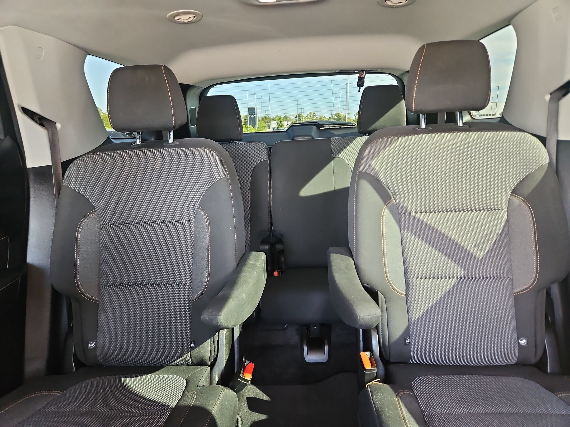 Used 2020 Chevrolet Traverse LT FWD image 13