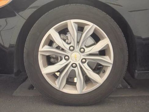 Used 2025 Chevrolet Malibu LT FWD image 19