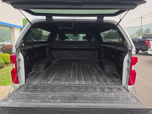 Used 2021 Chevrolet Silverado 3500 LT w/ Convenience Package AWD/4WD image 5