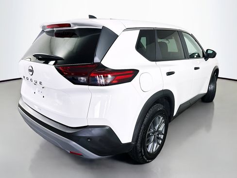 Used 2023 Nissan Rogue S image 7