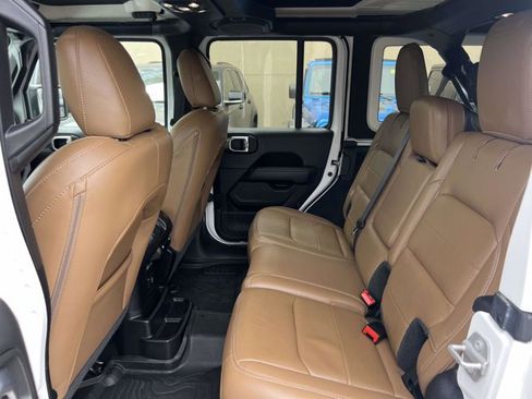 Certified 2020 Jeep Wrangler Unlimited Sahara AWD/4WD image 10