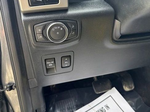 Used 2019 Ford F150 Lariat w/ Equipment Group 502A Luxury AWD/4WD image 19