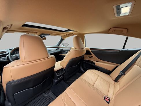 Used 2025 Lexus ES 300h w/ Accessory Package (Z1) FWD image 25