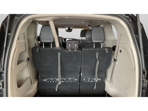 Used 2024 Chrysler Pacifica Touring-L FWD image 34