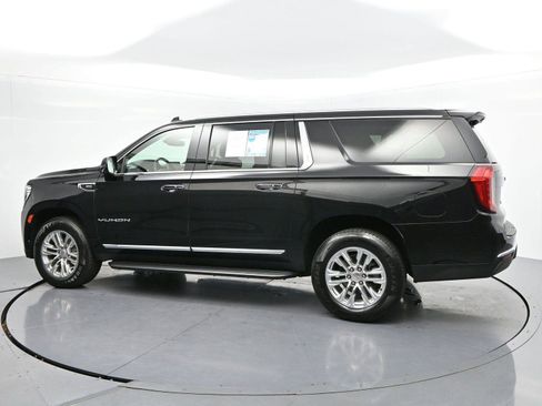 Used 2023 GMC Yukon XL SLT w/ SLT Premium Package AWD/4WD image 5