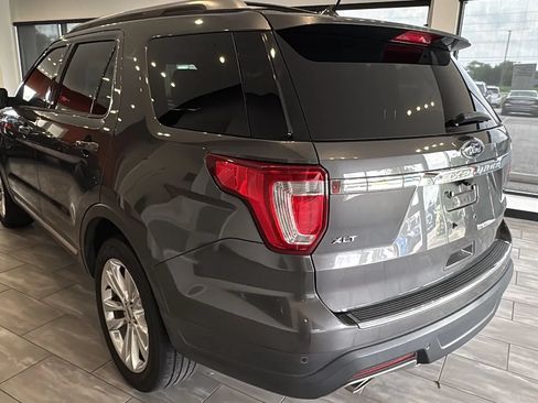 Used 2018 Ford Explorer XLT w/ Equipment Group 202A FWD image 10