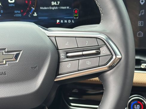 Used 2025 Chevrolet Equinox ACTIV FWD image 23