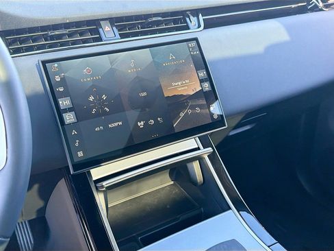 Used 2025 Land Rover Range Rover Evoque S image 27