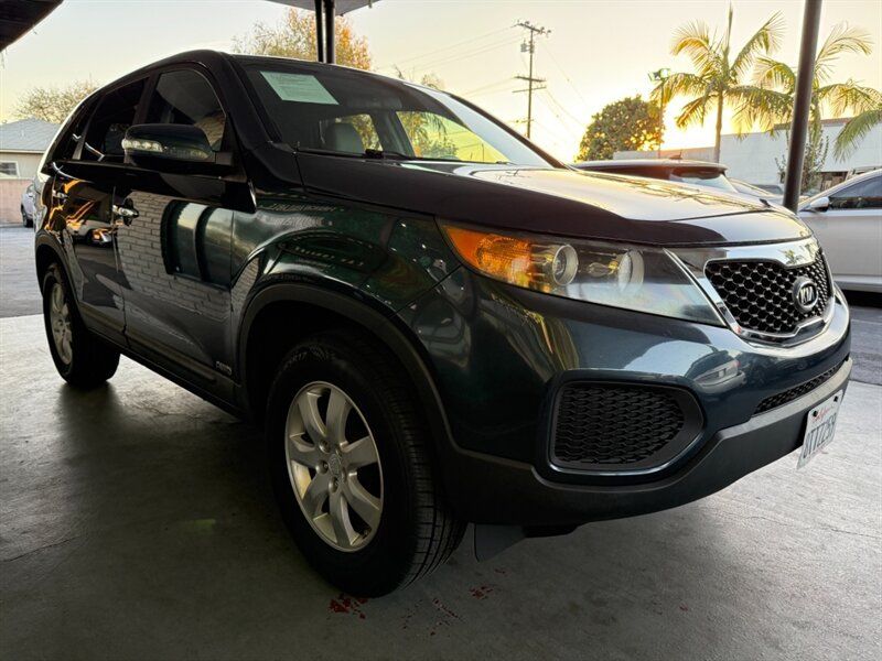 Used 2011 Kia Sorento LX AWD/4WD image 8