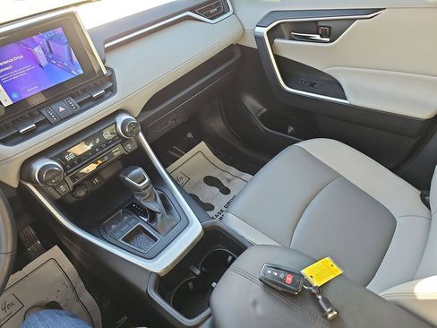 Used 2024 Toyota RAV4 XLE Premium image 30