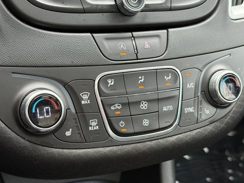 Used 2024 Chevrolet Malibu LT FWD image 18