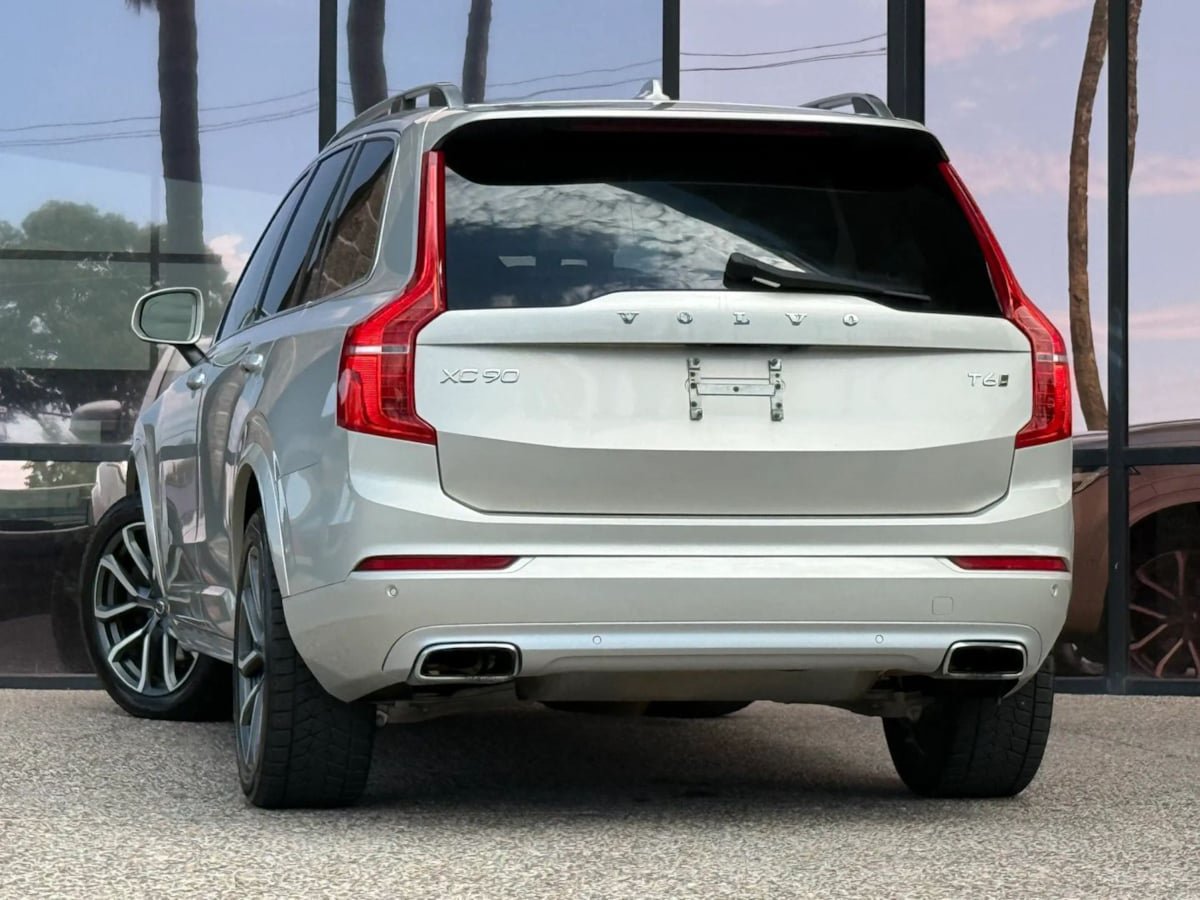 Used 2016 Volvo XC90 T6 Momentum w/ Momentum Plus Package AWD/4WD image 8
