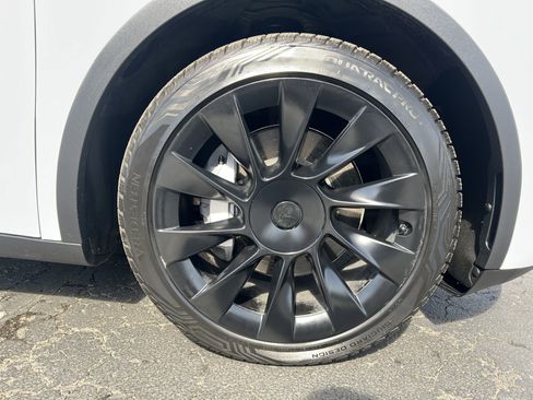 Used 2020 Tesla Model Y Long Range AWD/4WD image 10