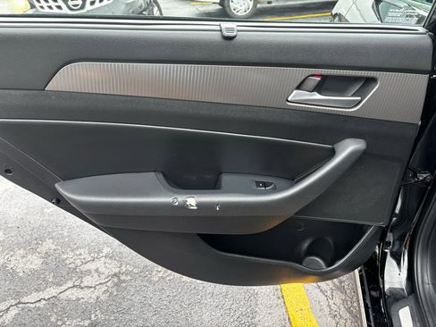 Used 2018 Hyundai Sonata Limited w/ Cargo Package FWD image 22