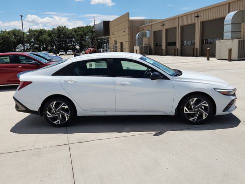 New 2025 Hyundai Elantra Sport image 5