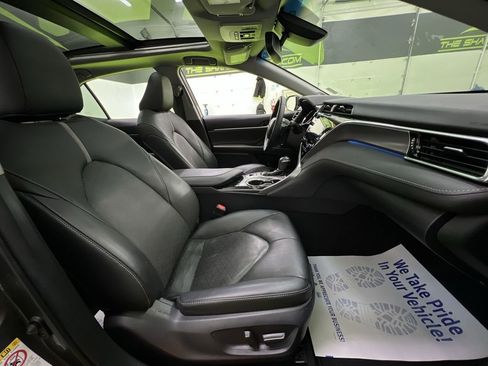 Used 2018 Toyota Camry XSE FWD image 27