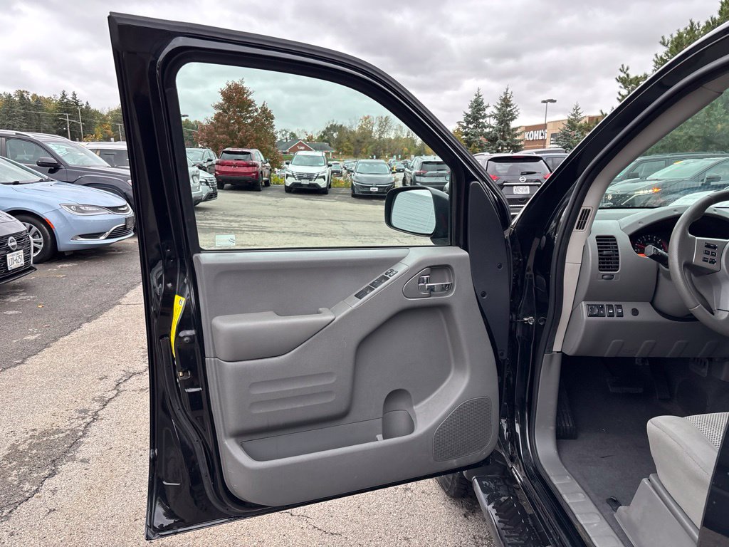 Used 2019 Nissan Frontier SV AWD/4WD image 15