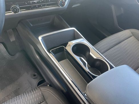 Used 2025 Chevrolet Equinox LT image 40