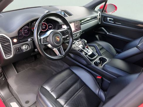 Used 2021 Porsche Cayenne AWD/4WD image 10