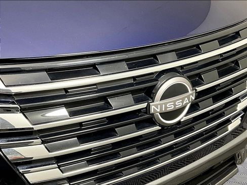 Certified 2025 Nissan Rogue SL AWD/4WD image 32