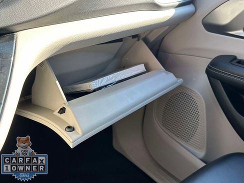 Used 2023 Chrysler Pacifica Touring-L FWD image 31