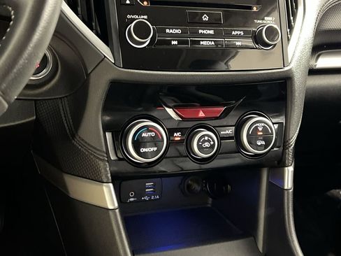 Used 2019 Subaru Forester Premium image 19