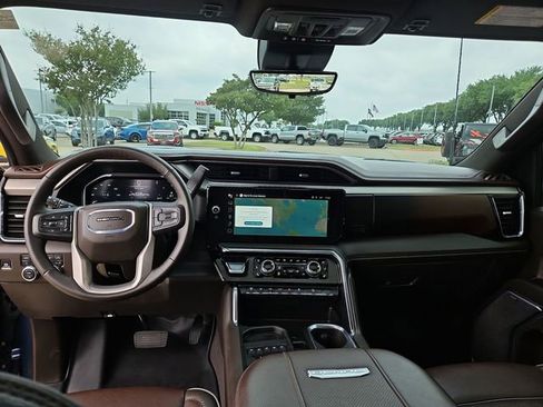 Used 2025 GMC Sierra 2500 Denali w/ Denali Reserve Package AWD/4WD image 21