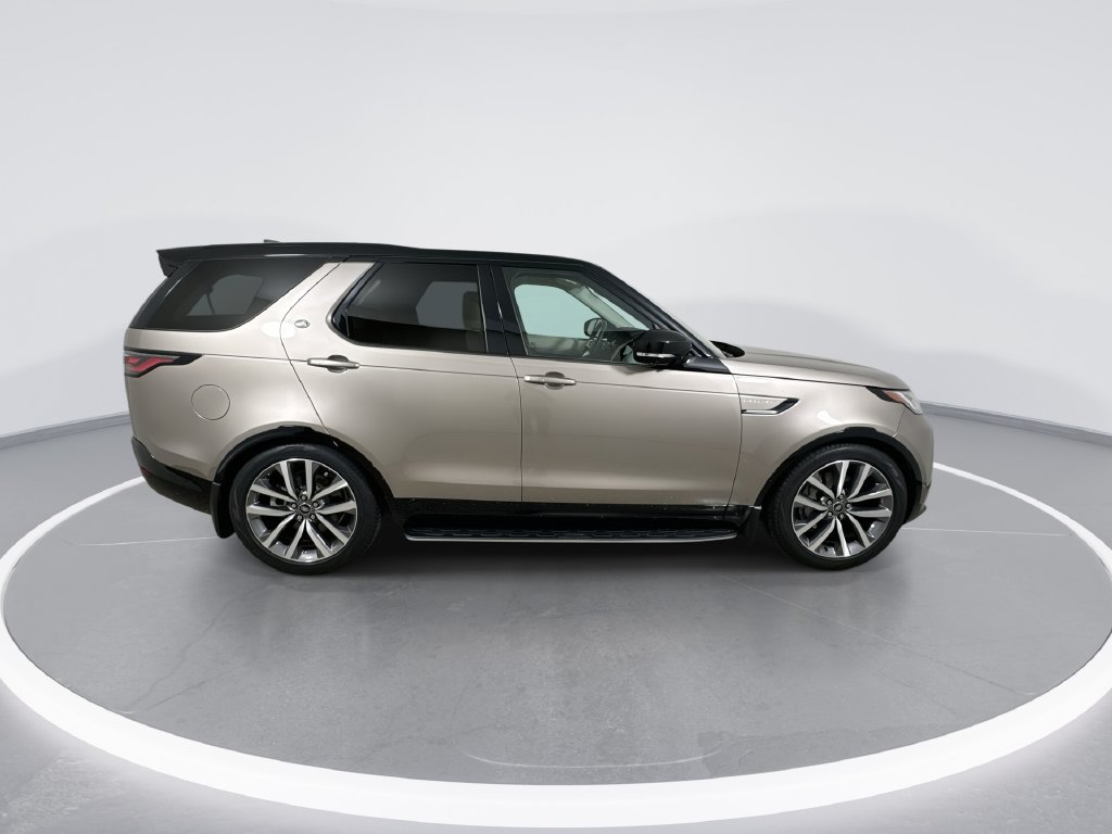 Used 2025 Land Rover Discovery Dynamic SE AWD/4WD image 9