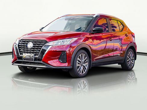 Used 2023 Nissan Kicks SV image 5