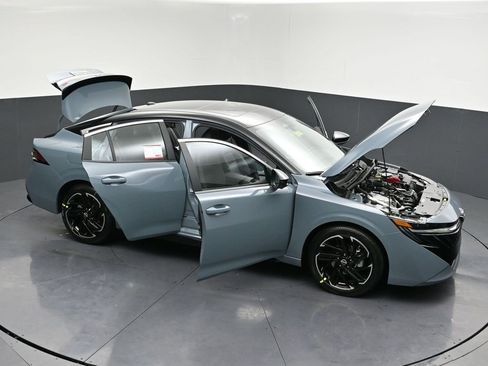 New 2026 Nissan Sentra SR w/ SR Premium Package image 31