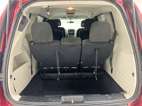 Used 2016 Dodge Grand Caravan SXT w/ Rear Park Assist Package image 22
