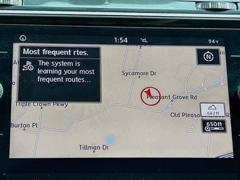 Used 2018 Volkswagen Tiguan SEL FWD image 31