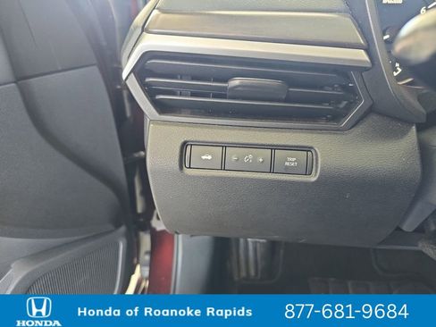 Used 2024 Nissan Altima 2.5 SV FWD image 30