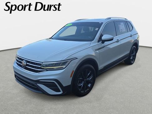 Used 2023 Volkswagen Tiguan SE w/ Panoramic Sunroof Package FWD image 1