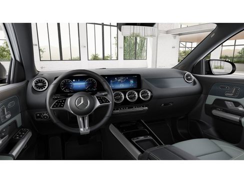 New 2026 Mercedes-Benz GLA 250 image 3